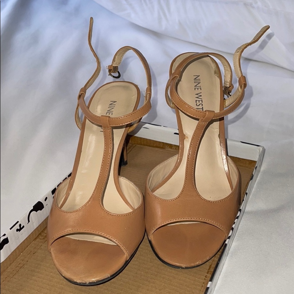 Nine West nude heels 6.5